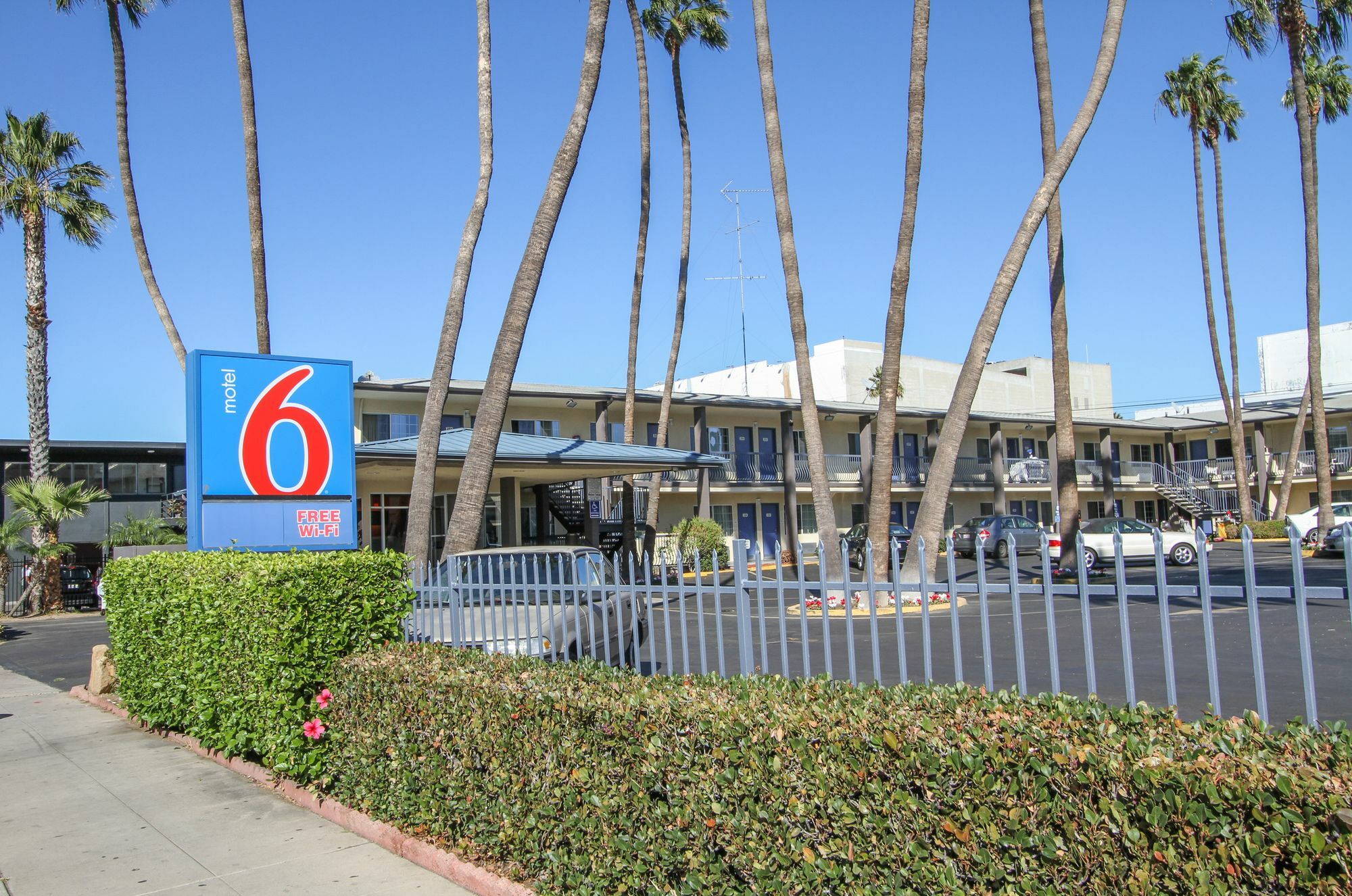 Motel 6 San Diego, Ca Airport Harbor Exteriör bild